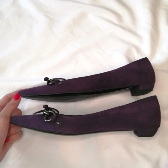 Prada Purple Suede Pointed Toe Flats with Chain Links and Bow Size 37 or 7 US - Picture 5 of 17